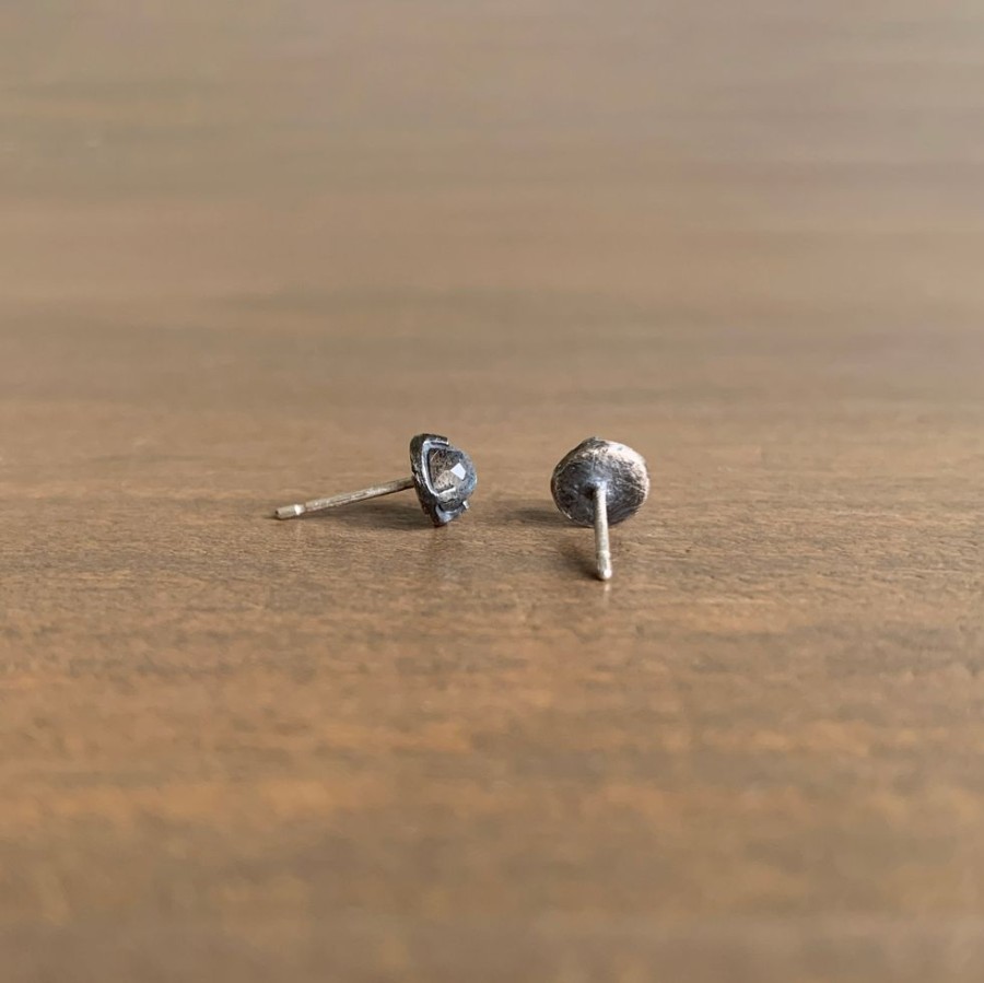 Jewelry Heather Guidero | Carved Prong Set Labradorite Stud Earrings