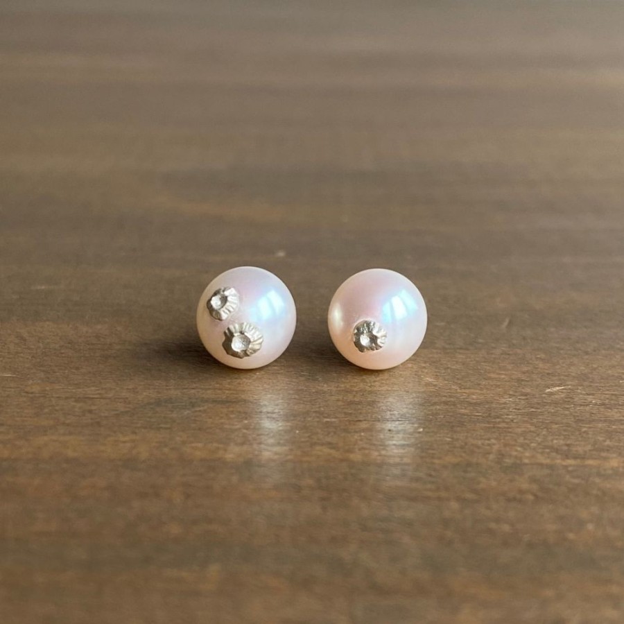 Jewelry Hannah Blount | Little Pearl Studs With Silver Barnacles