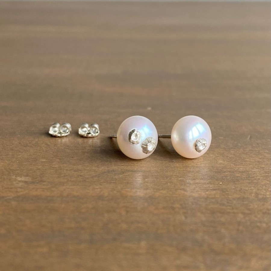 Jewelry Hannah Blount | Little Pearl Studs With Silver Barnacles