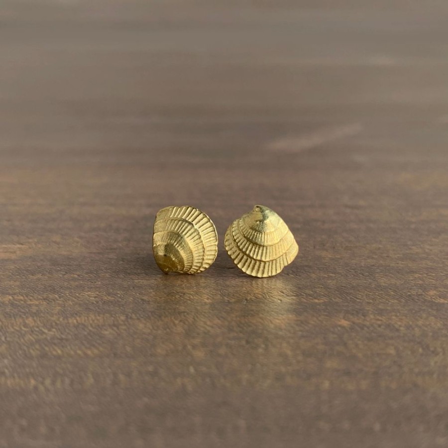 Jewelry Mimi Favre | Cross Bar Venus Shell Stud Earrings