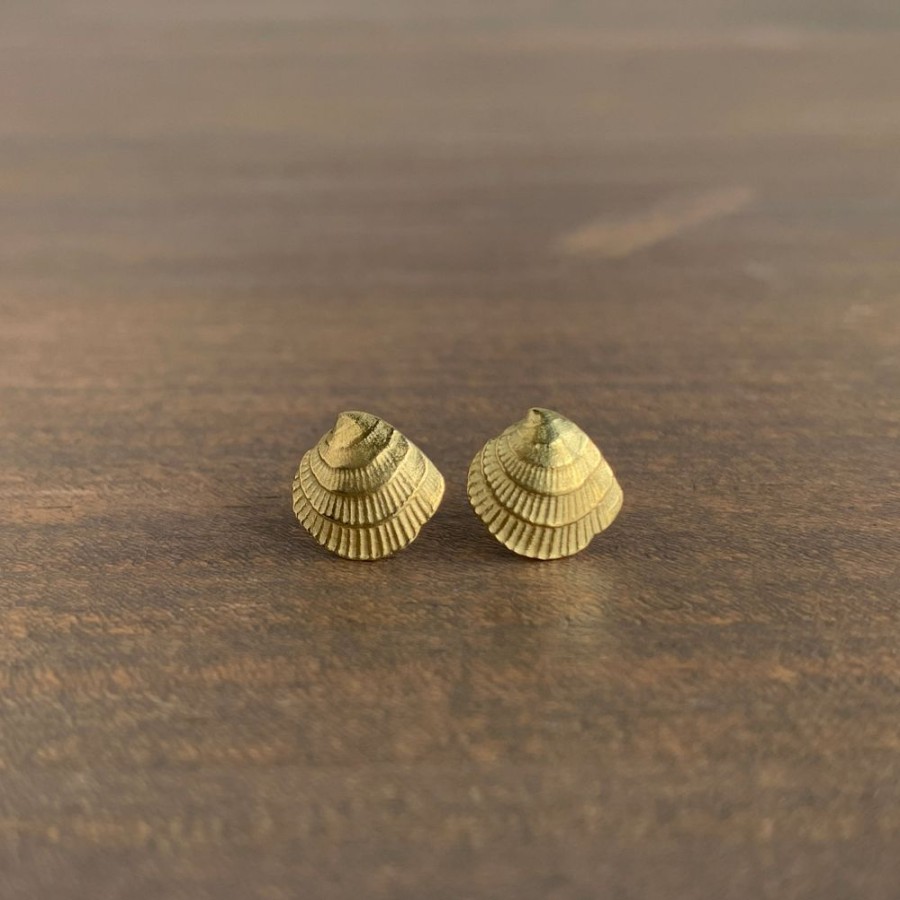 Jewelry Mimi Favre | Cross Bar Venus Shell Stud Earrings